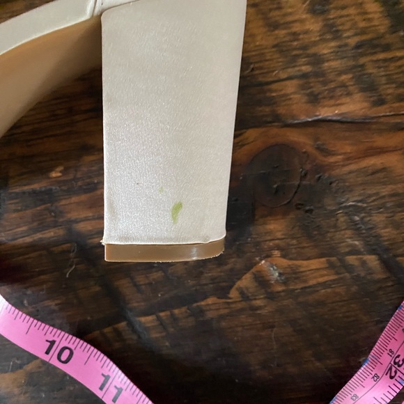 Silver Satin Kelly & Katie Hildie Sandal with 3.5" heel and pearl beads 9.5 M - Picture 8 of 11